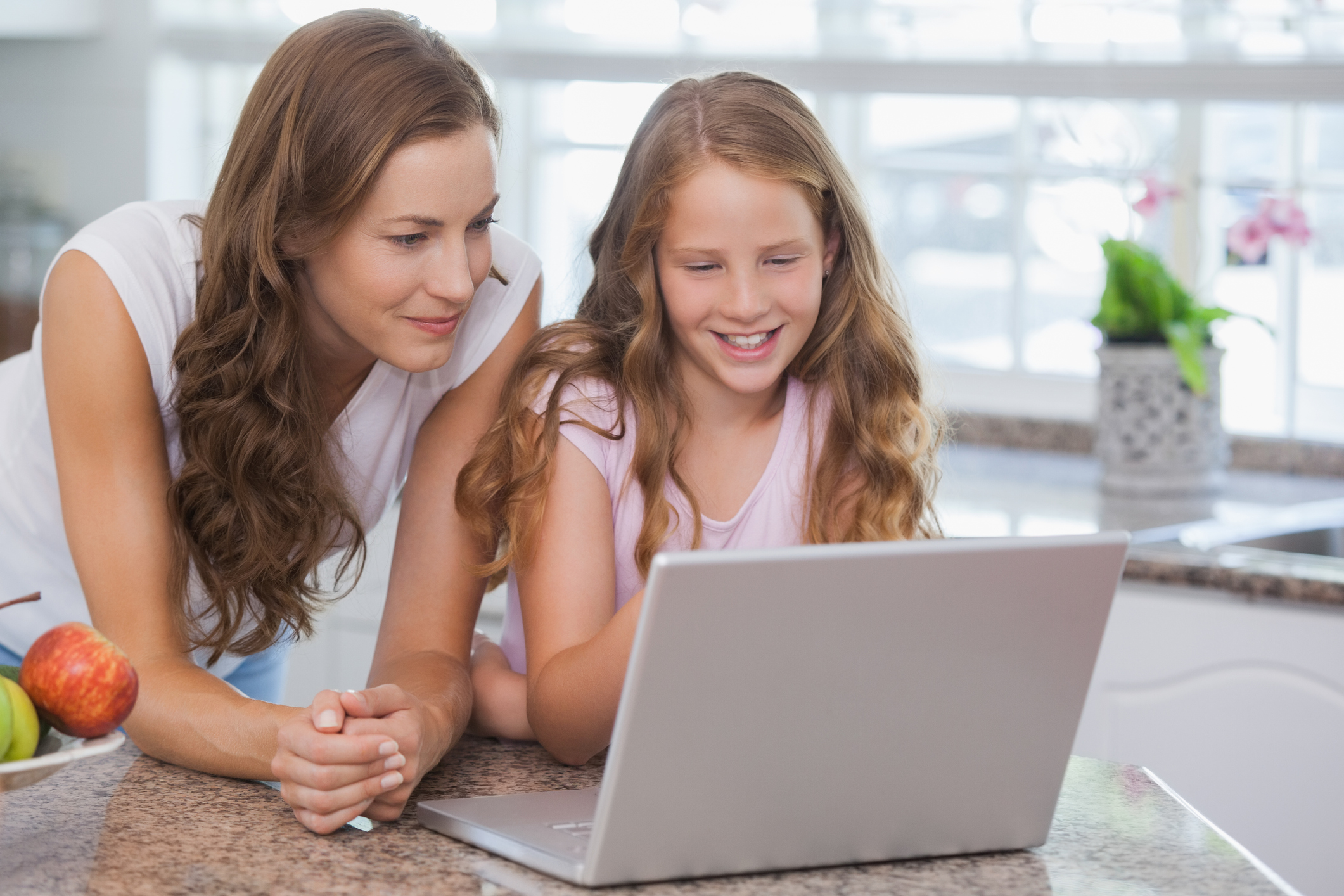 7 Quick Tips to Keep Your Kids Safe Online
