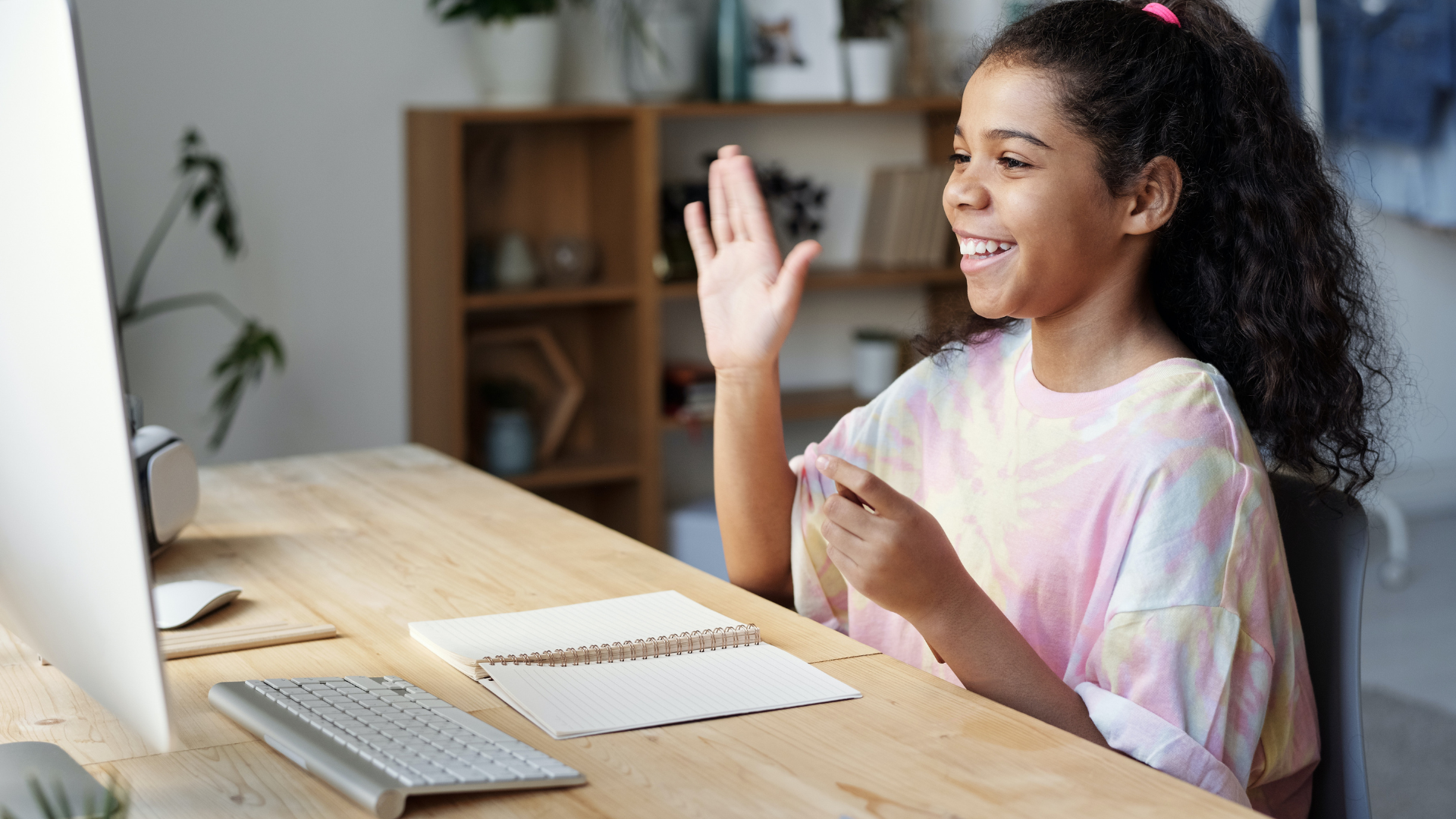 girl learning to code through online tutoring
