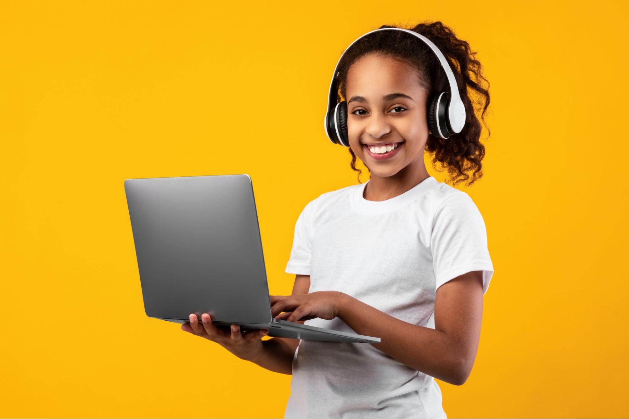 girl taking an online coding class